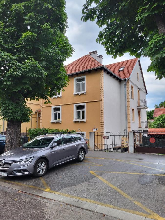 Apartman Buzanova Apartment Zagreb Exterior foto